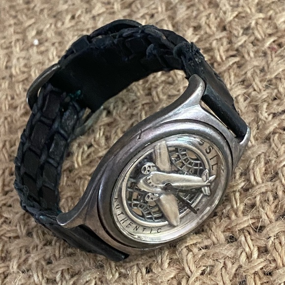 VINTAGE WOMAN’S AUTHENTIC FOSSIL AIRPLANE WATCH main image 4